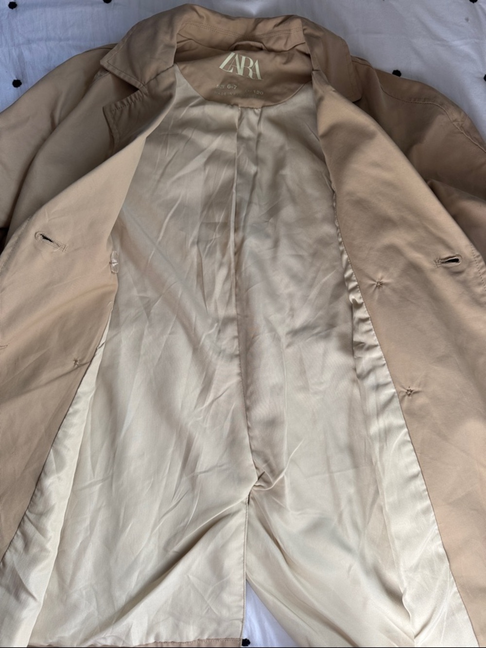 Helllo SPRING this Zara Tan Trench Coat is perfect for those rainy days - Picture 4 of 7